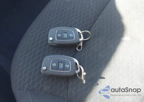 2020 Hyundai Elantra Sel z USA, uszkodzony, nr VIN 5NPD84LF1LH525965